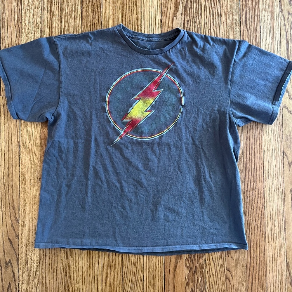 The Flash DC Comics retro style gray & red t-shirt